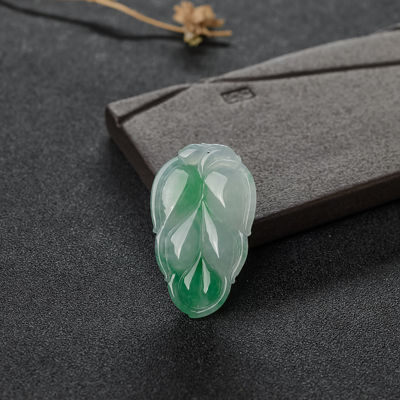 翡翠叶子吊坠-红掌柜