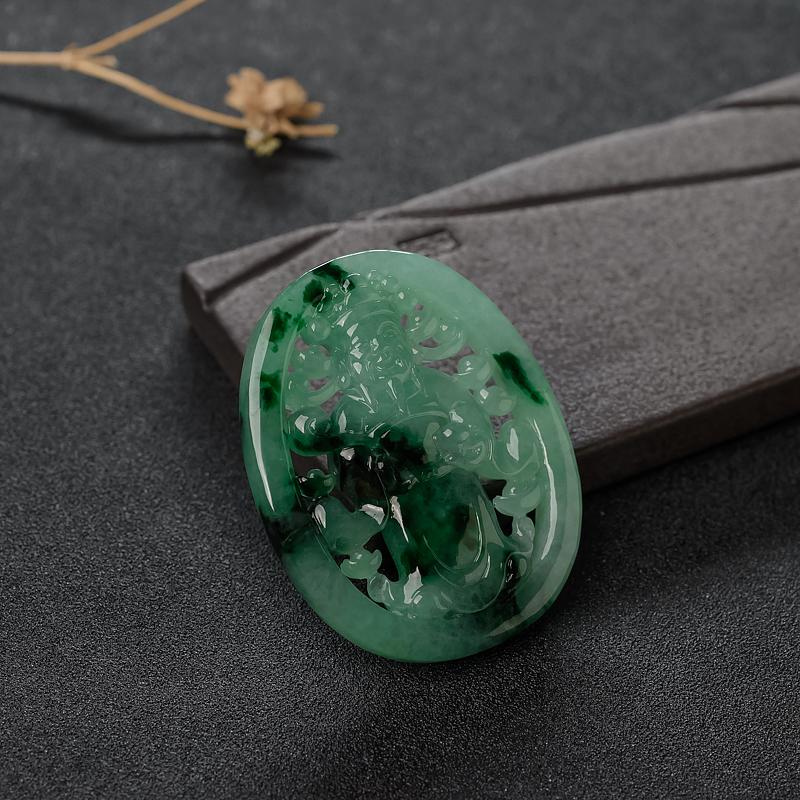 糯种翡翠镂雕财神吊坠-红掌柜