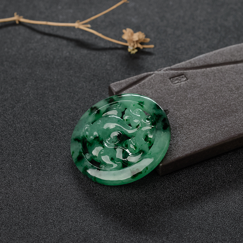 飘花翡翠镂雕仿古龙吊坠-红掌柜