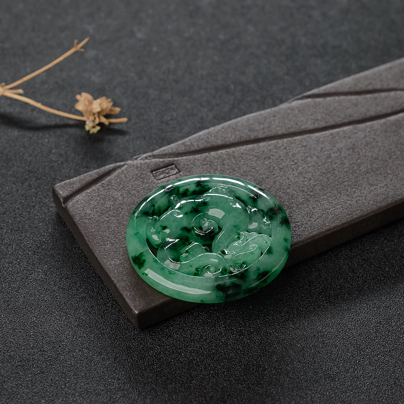 糯种飘花翡翠镂雕仿古龙-红掌柜