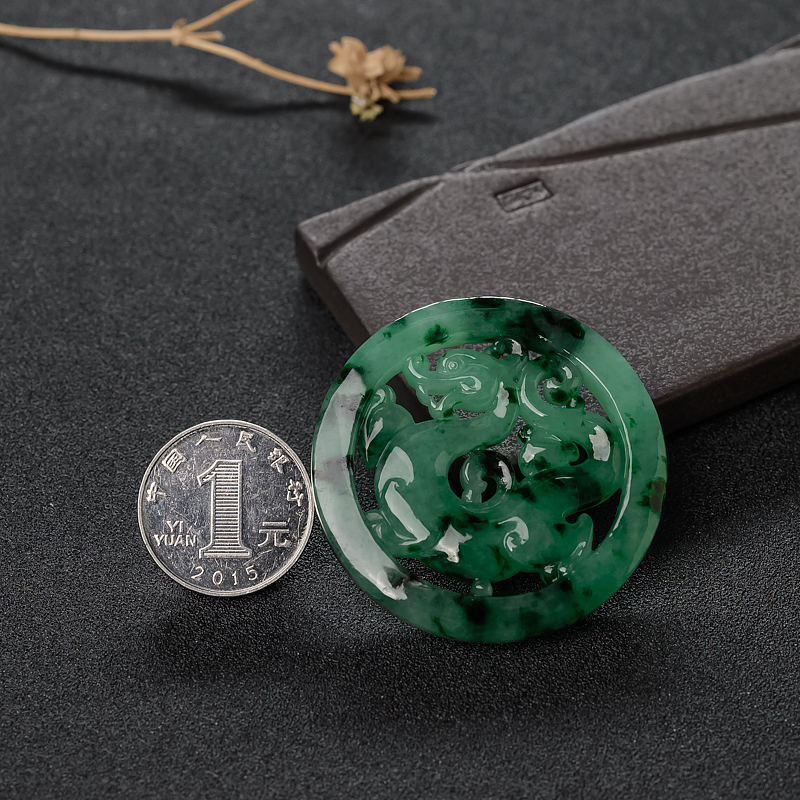 糯种翡翠仿古龙吊坠-红掌柜