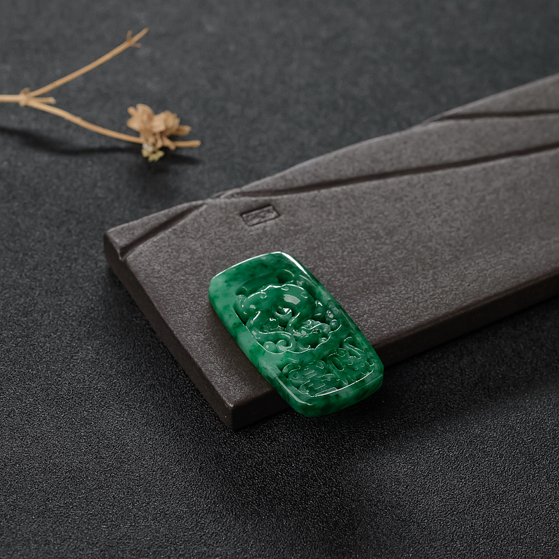 糯种翡翠镂雕仿古龙-红掌柜