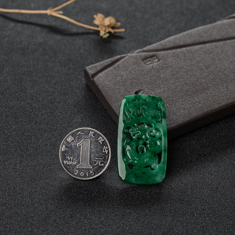翡翠仿古龙吊坠-红掌柜