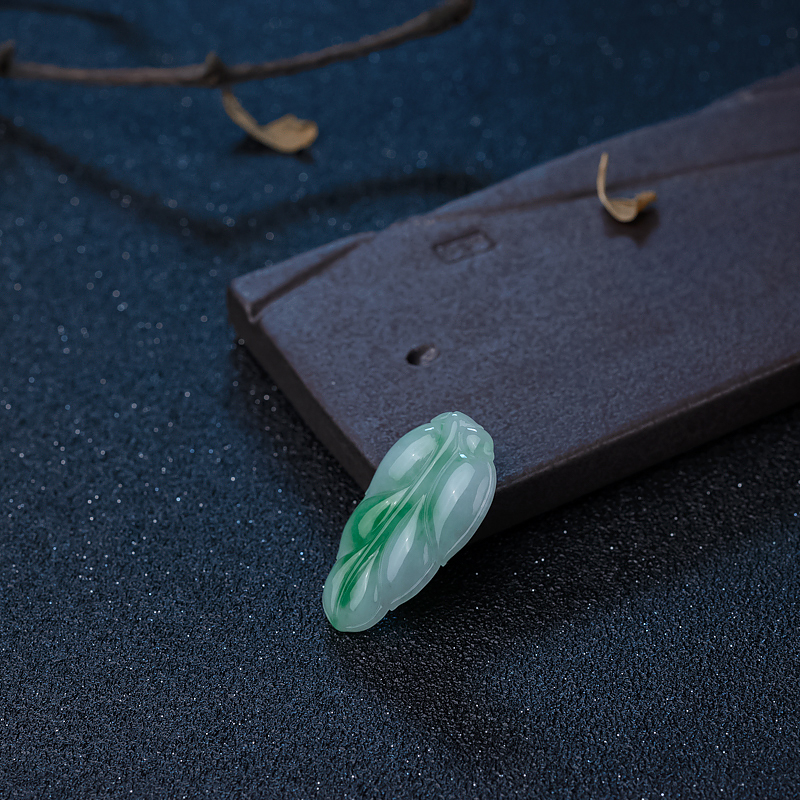 飘翠翡翠叶子吊坠-红掌柜