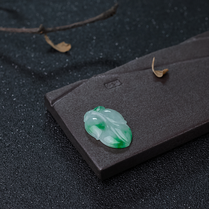 天然翡翠叶子吊坠-红掌柜