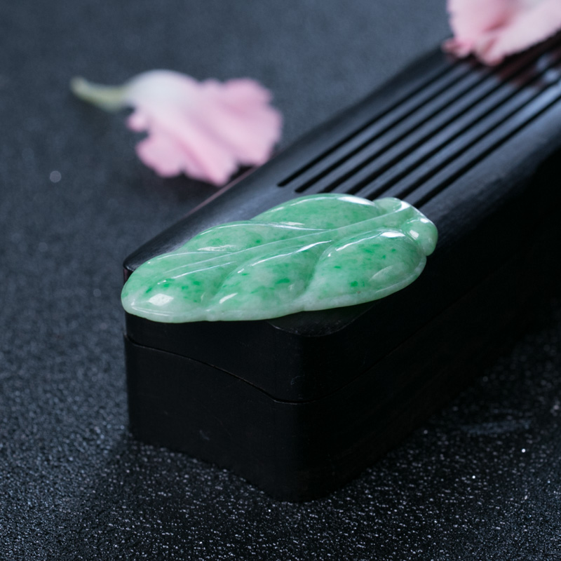 缅甸天然豆种翡翠叶子吊坠-红掌柜