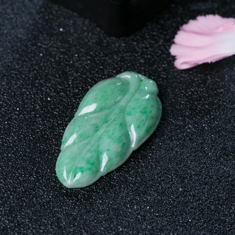 缅甸天然豆种浅绿翡翠吊坠-红掌柜