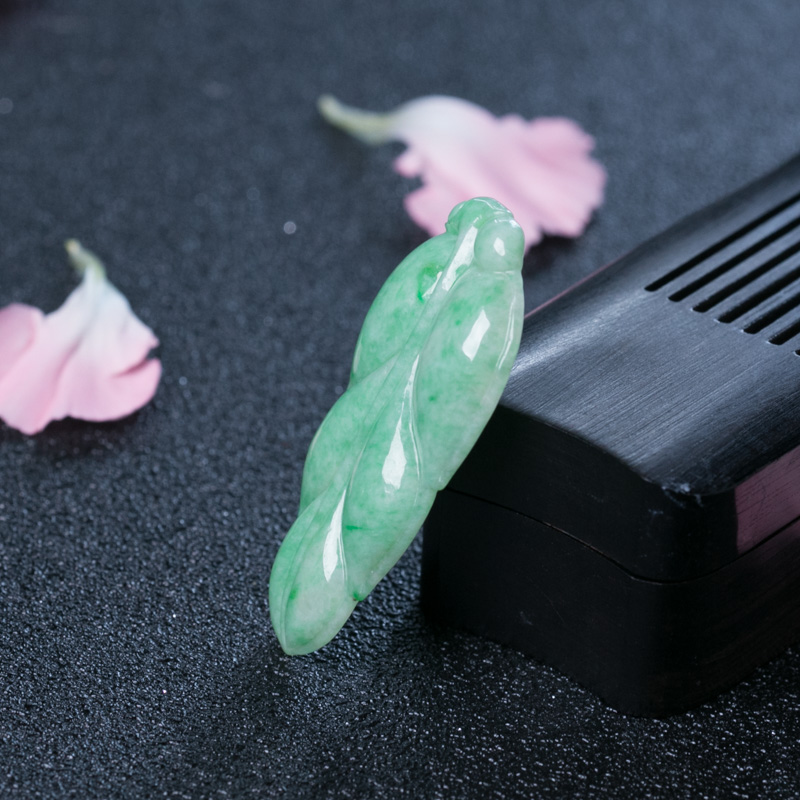 缅甸豆种浅绿翡翠叶子吊坠-红掌柜