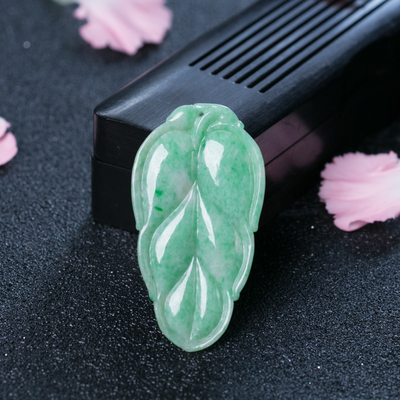 缅甸天然浅绿翡翠叶子吊坠-红掌柜