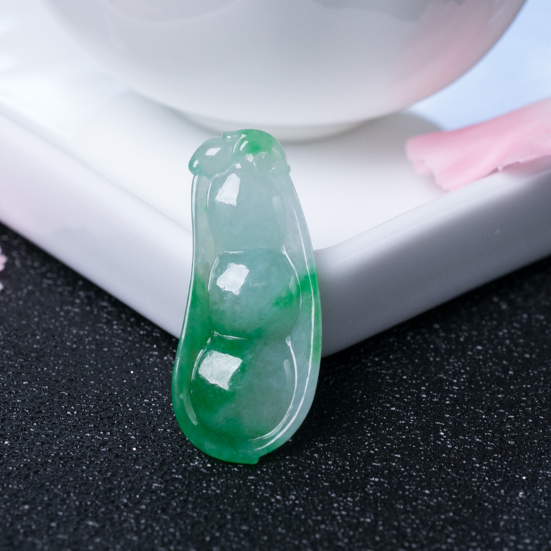 缅甸天然飘翠翡翠福豆吊坠-红掌柜