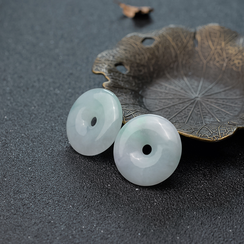 天然糯种浅绿翡翠平安扣吊坠-红掌柜