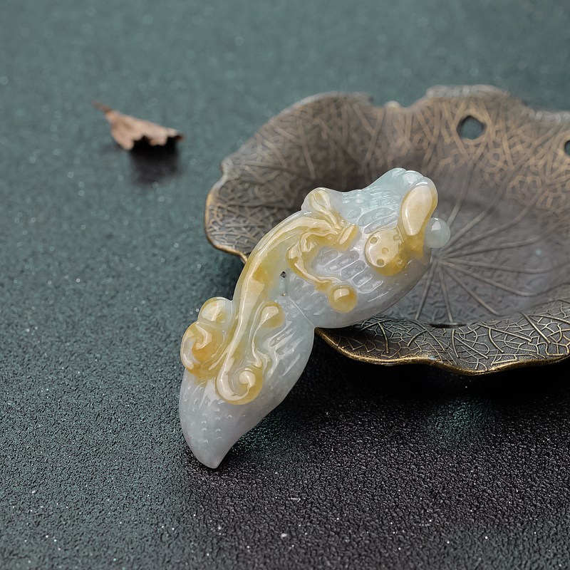 俏色翡翠生意兴隆吊坠-红掌柜