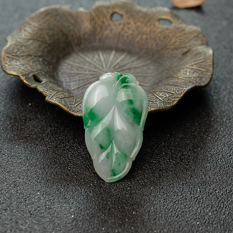 缅甸天然飘翠翡翠叶子吊坠-红掌柜