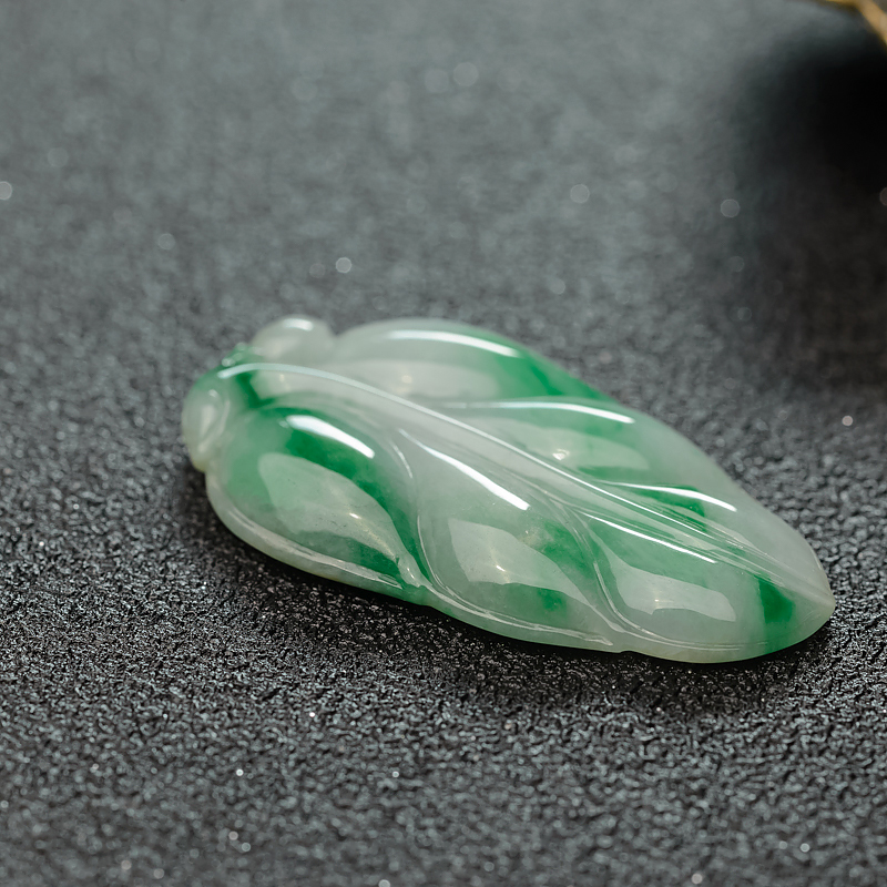 缅甸天然糯种翡翠叶子吊坠-红掌柜