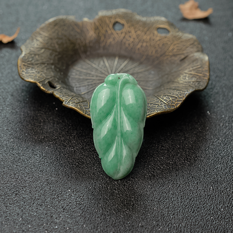 缅甸天然豆种浅绿翡翠叶子吊坠-红掌柜