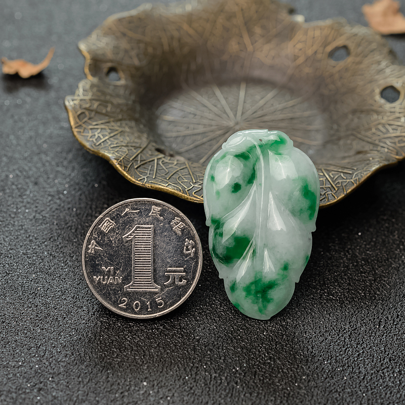 糯种飘翠翡翠吊坠-红掌柜