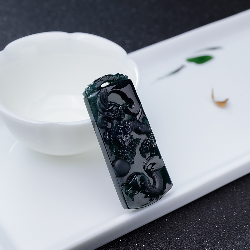 糯冰种墨翠吊坠-红掌柜