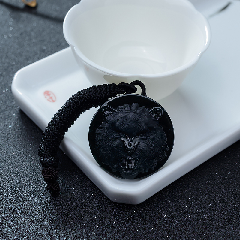 糯冰种墨翠狮子吊坠-红掌柜