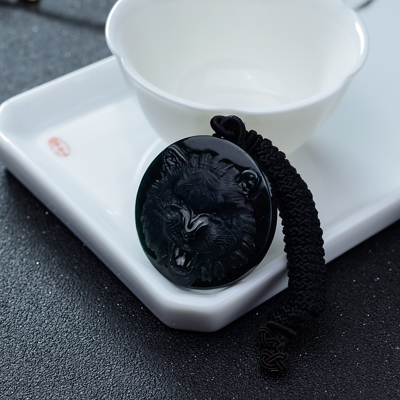 墨翠狮子吊坠-红掌柜