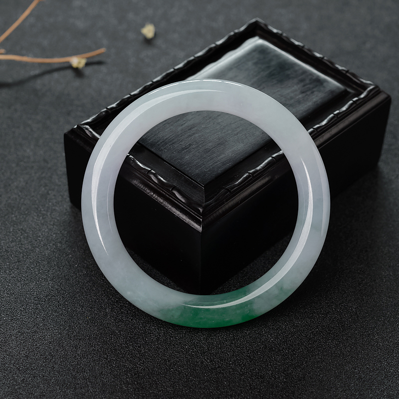 糯种翡翠圆镯-红掌柜