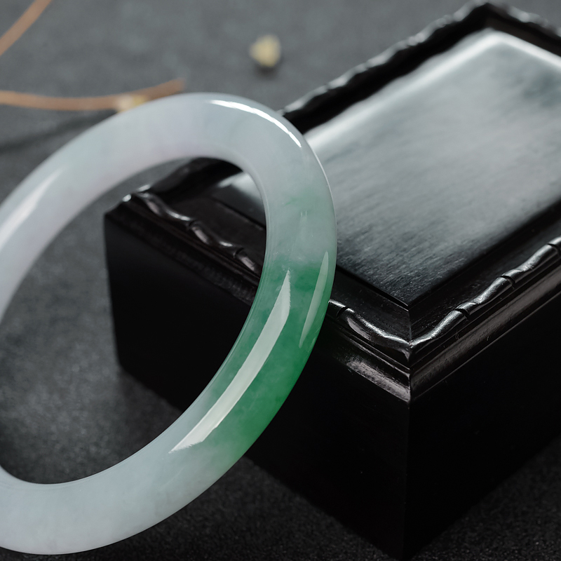 翡翠圆镯-红掌柜