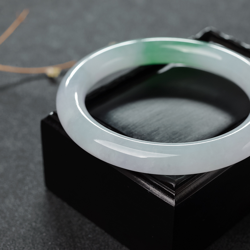 天然翡翠圆镯-红掌柜