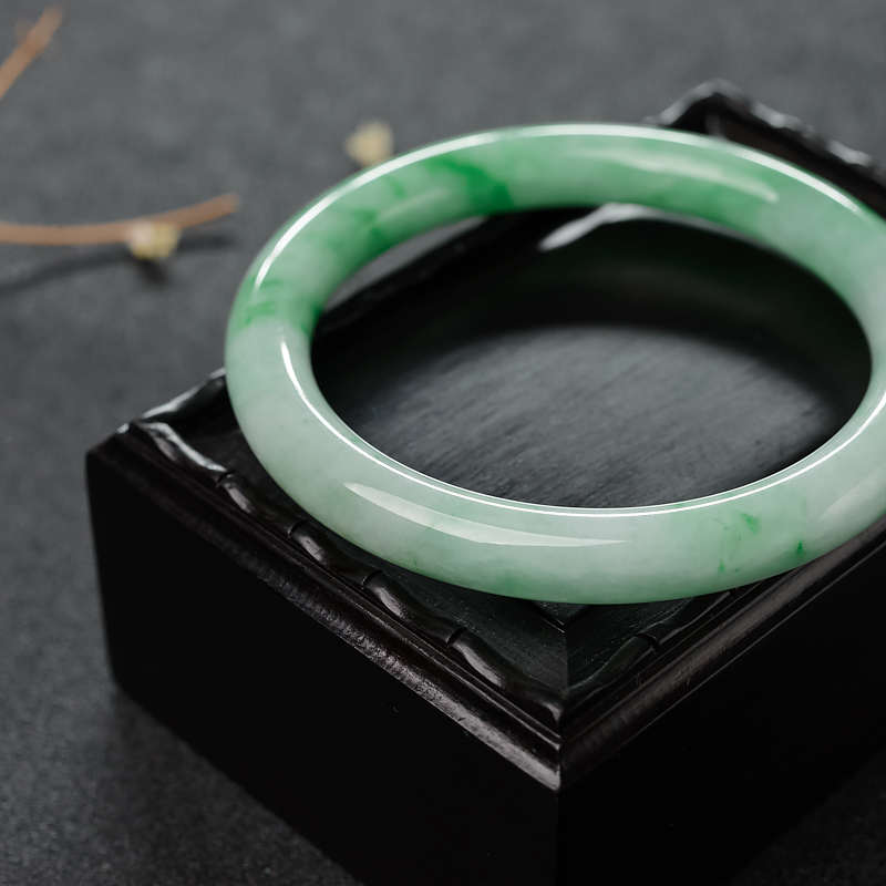 天然翡翠圆镯-红掌柜