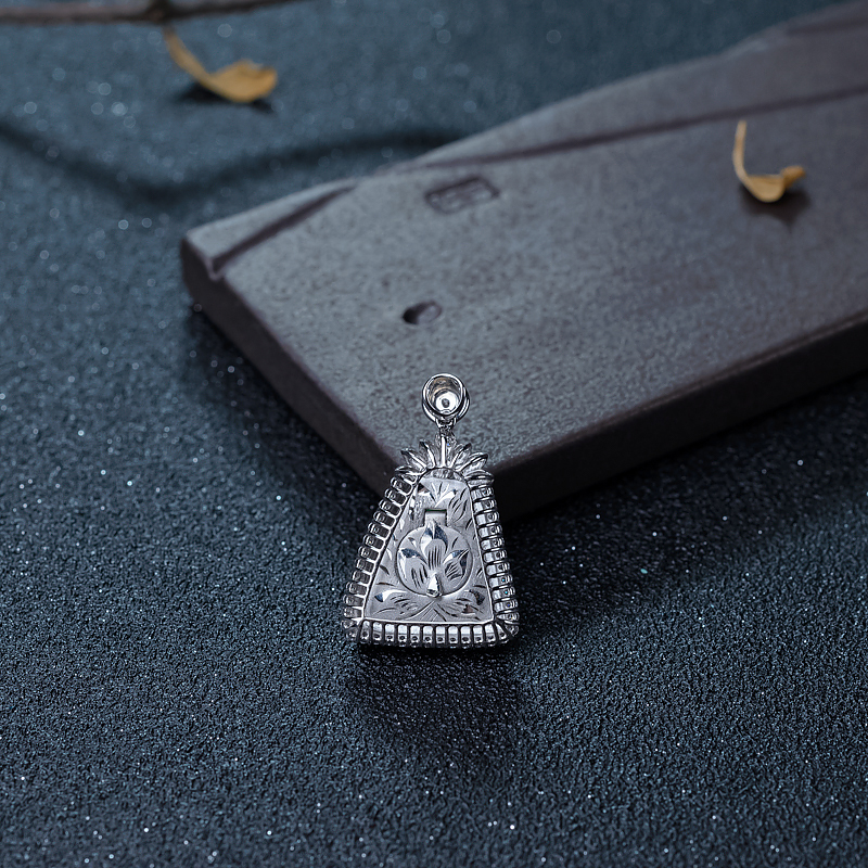 糯冰种翡翠竹节吊坠-红掌柜