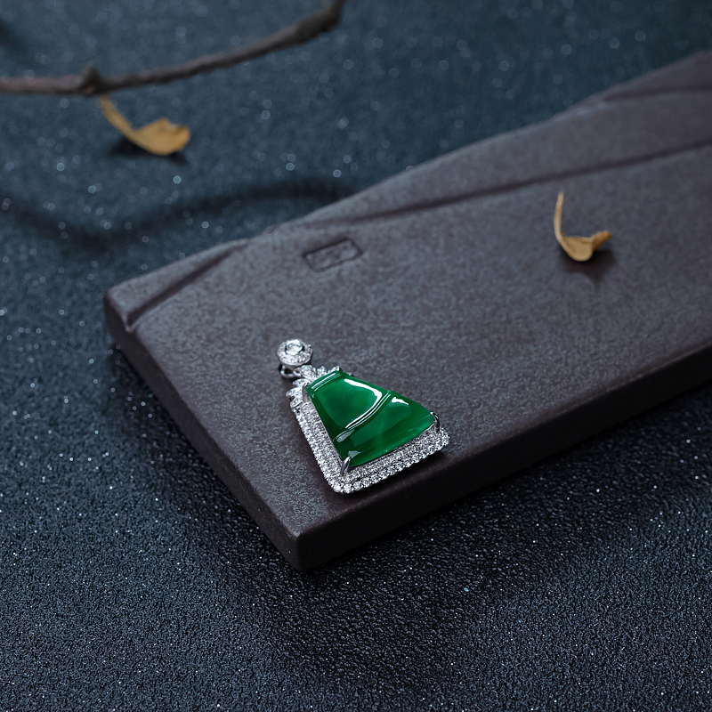 翡翠竹节吊坠-红掌柜