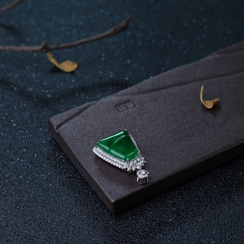 天然翡翠竹节吊坠-红掌柜