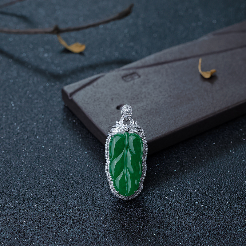 18K金镶钻糯种翠绿翡翠叶子吊坠-红掌柜