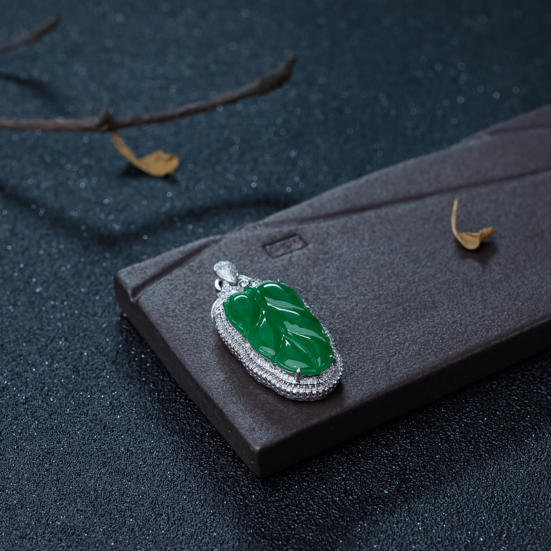 天然翡翠叶子吊坠-红掌柜