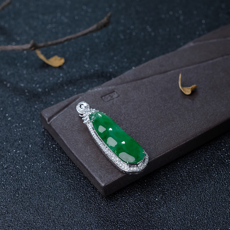 翡翠福豆吊坠-红掌柜