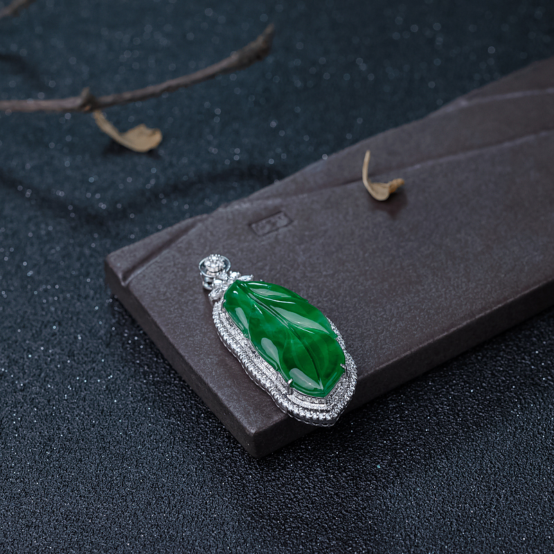 翡翠叶子吊坠-红掌柜