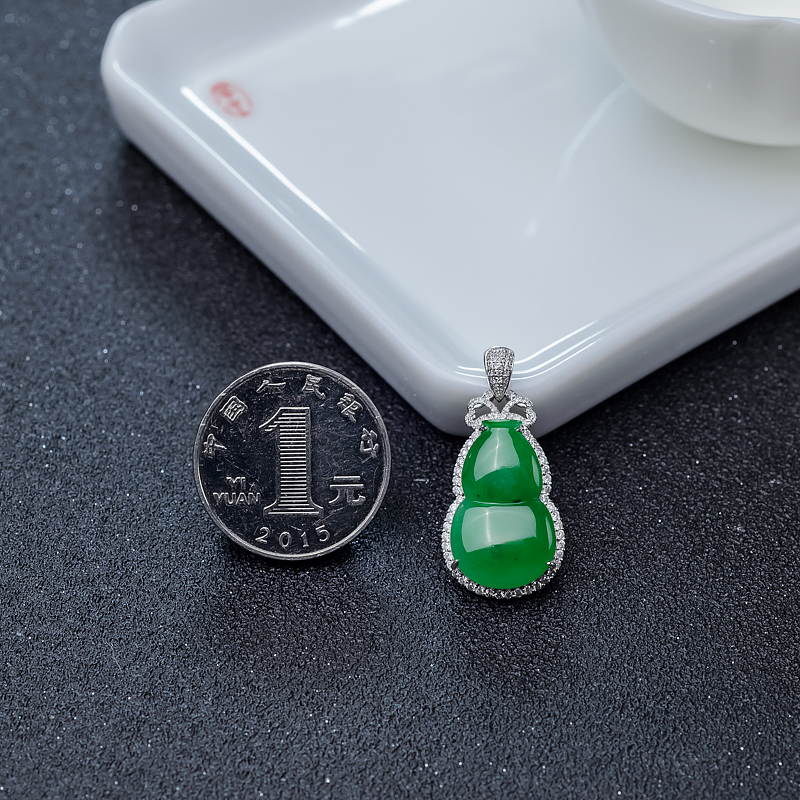 糯种翠色翡翠吊坠-红掌柜