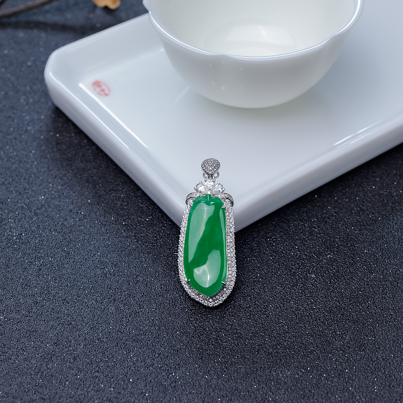 18K金镶钻糯冰种翠色翡翠福瓜吊坠-红掌柜