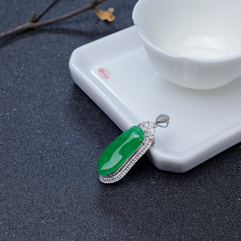 糯冰种翠色翡翠福瓜吊坠-红掌柜