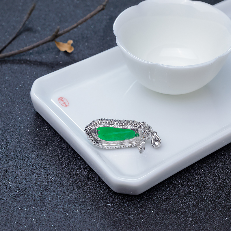 翠色翡翠福瓜吊坠-红掌柜