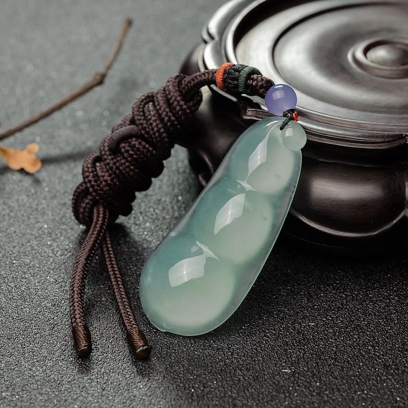 浅绿翡翠福豆吊坠-红掌柜