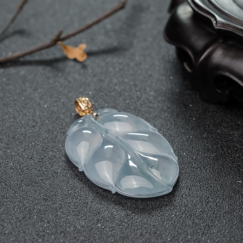 冰种飘花翡翠吊坠-红掌柜