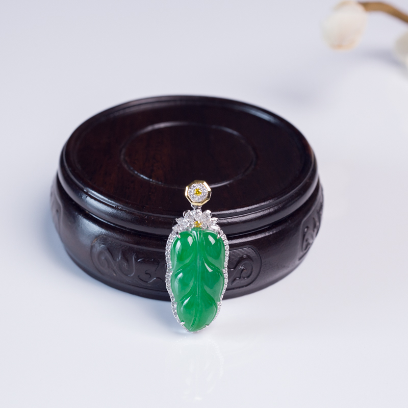 18K金镶钻糯冰种翠色翡翠叶子吊坠-红掌柜