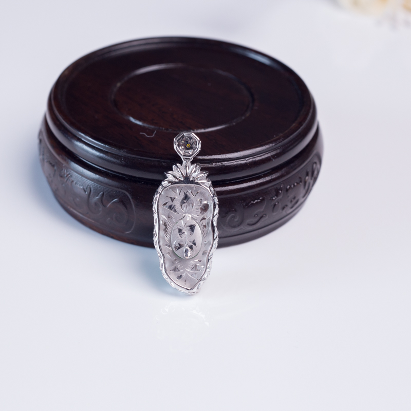 糯冰种翠色翡翠叶子吊坠-红掌柜