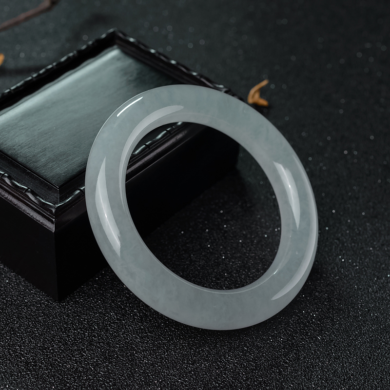 56.5mm翡翠圆镯-红掌柜