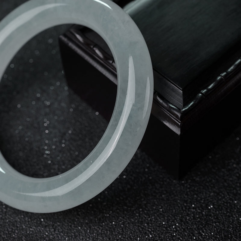 天然翡翠圆镯-红掌柜