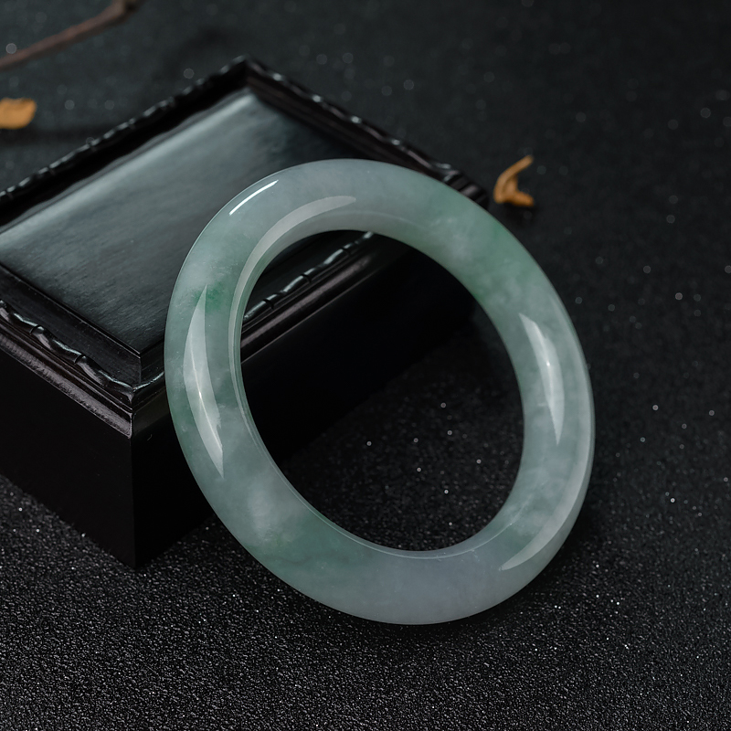 糯冰种飘翠翡翠圆镯-红掌柜