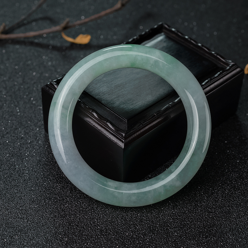 糯冰种翡翠圆镯-红掌柜