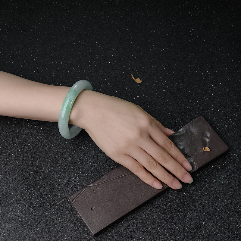 缅甸翡翠圆镯-红掌柜