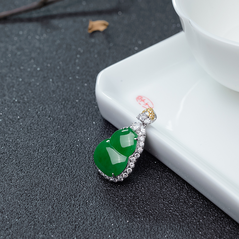 金镶钻糯冰种翠色翡翠葫芦吊坠-红掌柜