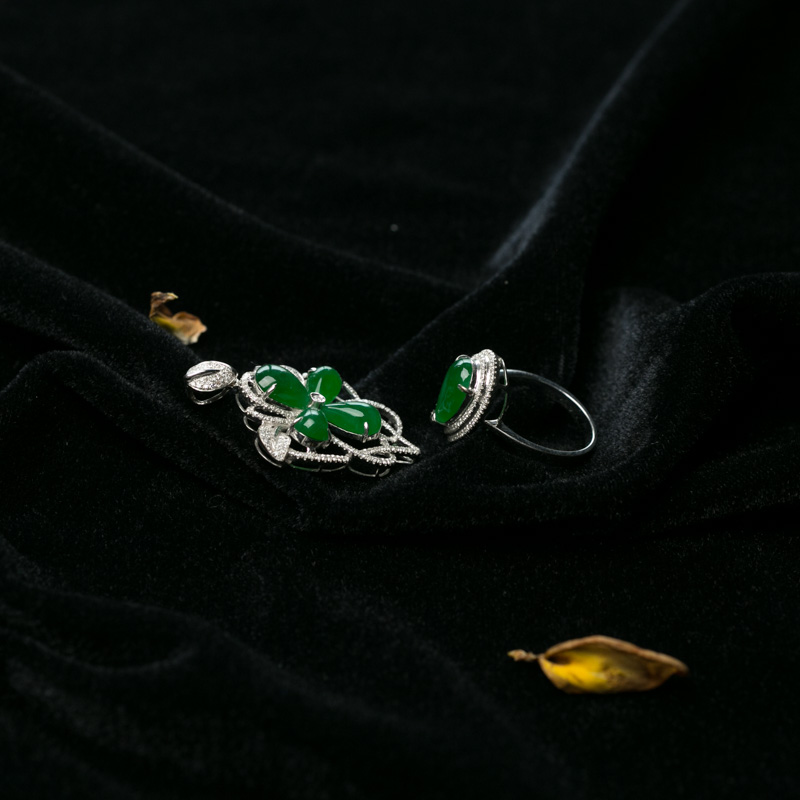 金镶钻冰种翠色翡翠套装-红掌柜