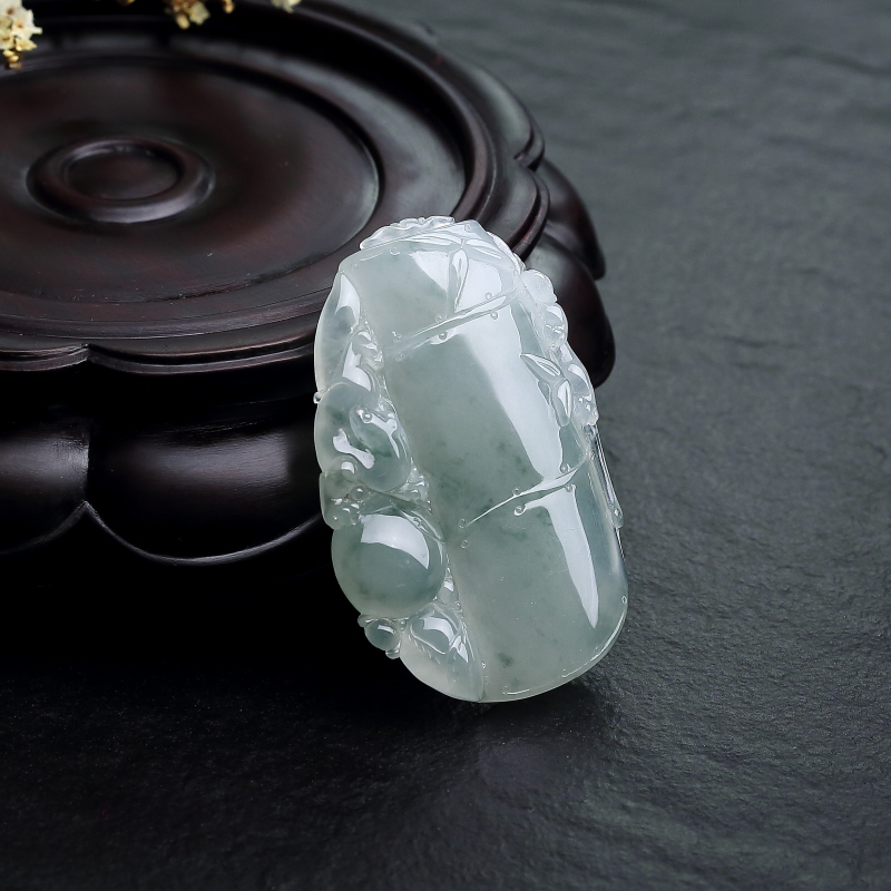 飘花翡翠竹节吊坠-红掌柜